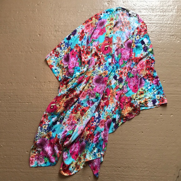 Tops - Floral kimono in multiple colors